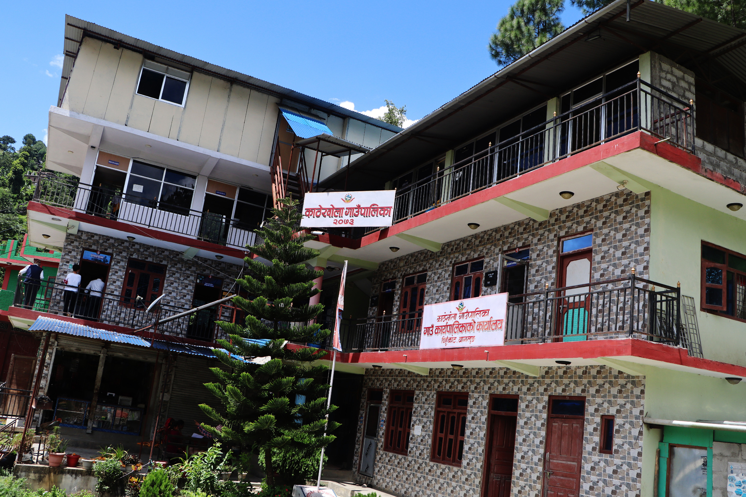 घर भाडामै काठेखोला गाउँपालिकाको ६० लाख खर्च